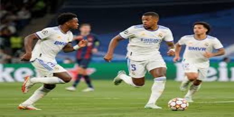 曼联面临的综合挑战：九游娱乐独家分析- 九游娱乐