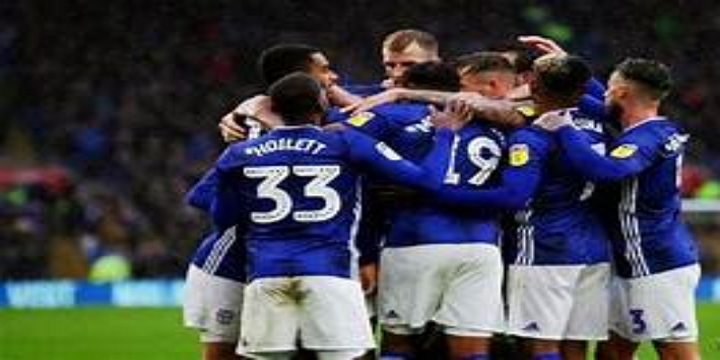 比赛转折：红牌与人数优势决定胜局-九游娱乐